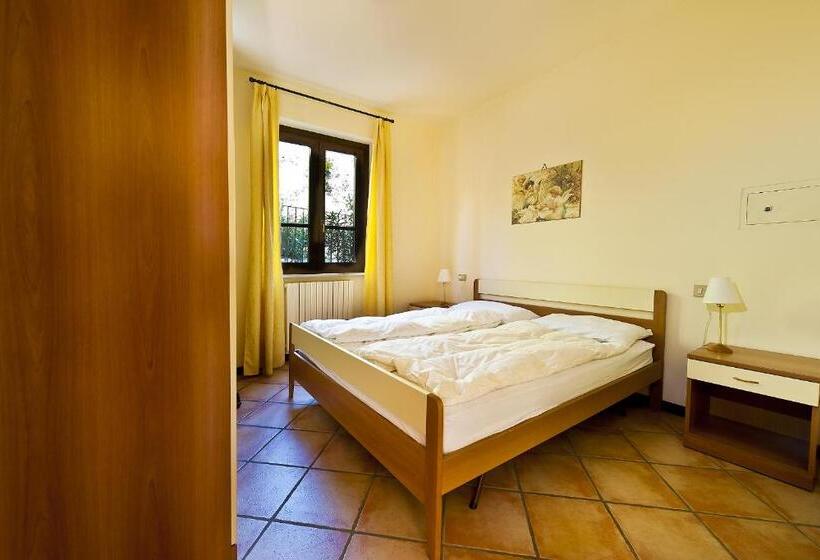 1 Bedroom Apartment Lake View, Residence Erika