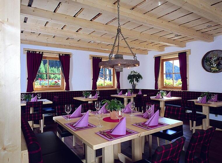 Апартаменты 2 Спальни, Apartments Restaurant Rusctlea