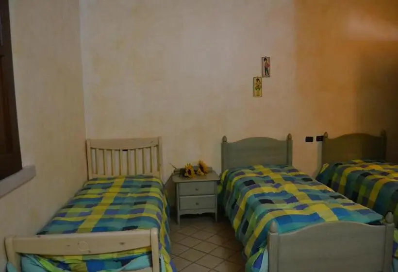 Standard Kolmen Hengen Huone, Agriturismo Il Pozzo