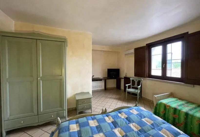Standard Kolmen Hengen Huone, Agriturismo Il Pozzo
