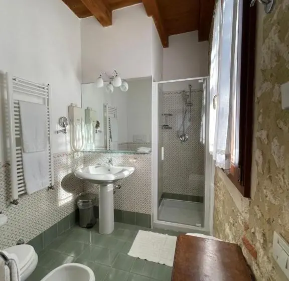 庭の見えるジュニアスイート, Agriturismo Le Vescovane