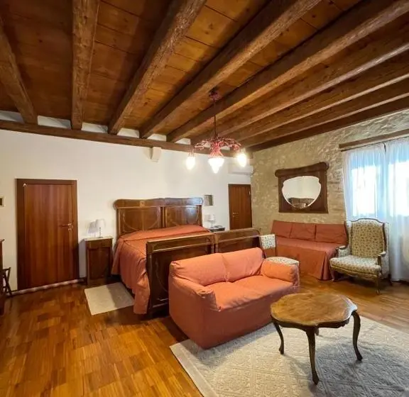 庭の見えるジュニアスイート, Agriturismo Le Vescovane