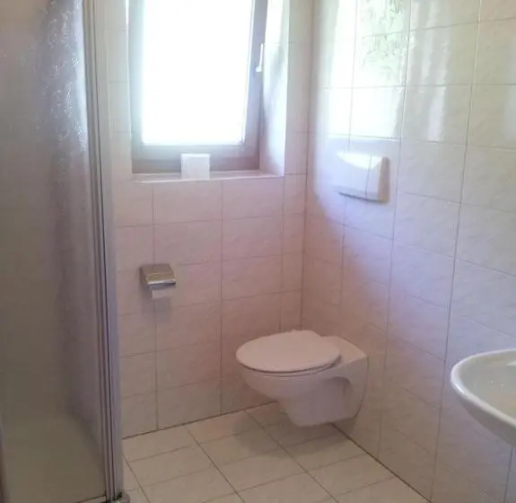 Standard Kolmen Hengen Huone, Brunnerhof