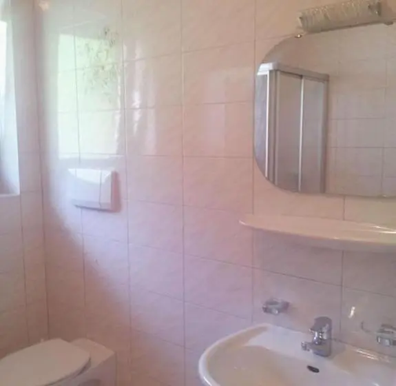 Standard Kolmen Hengen Huone, Brunnerhof