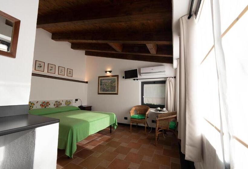 اتاق لوکس, L' Amandola