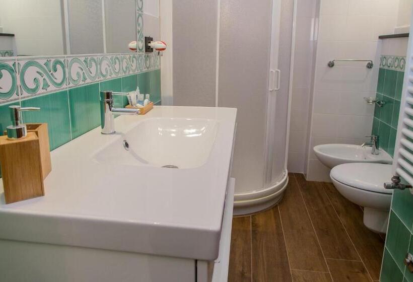 اتاق استاندارد, L' Amandola