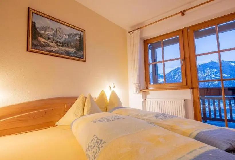 2 Bedroom Apartment with Views, Patztauhof
