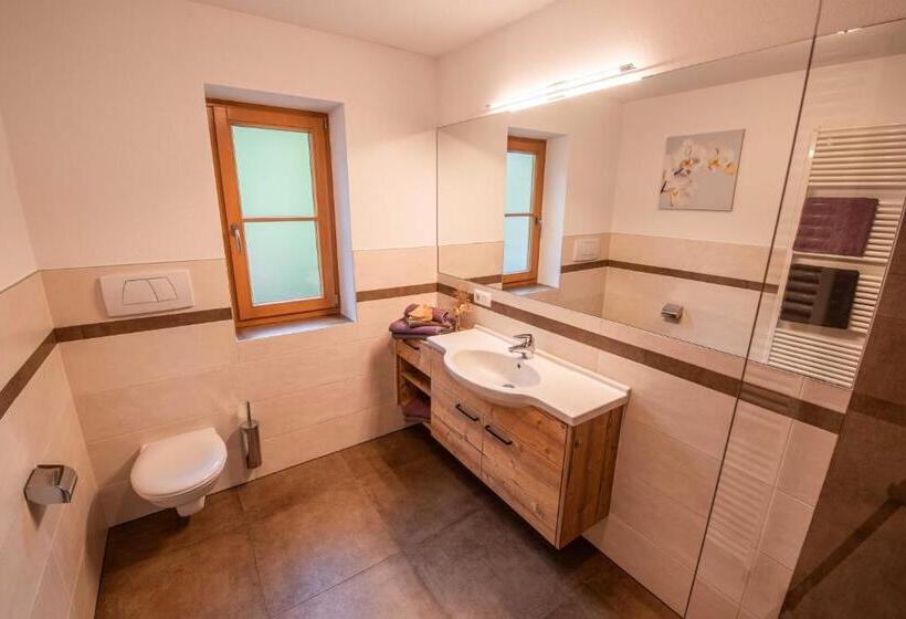 2 Bedroom Apartment with Views, Patztauhof