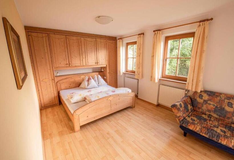 2 Bedroom Apartment with Views, Patztauhof