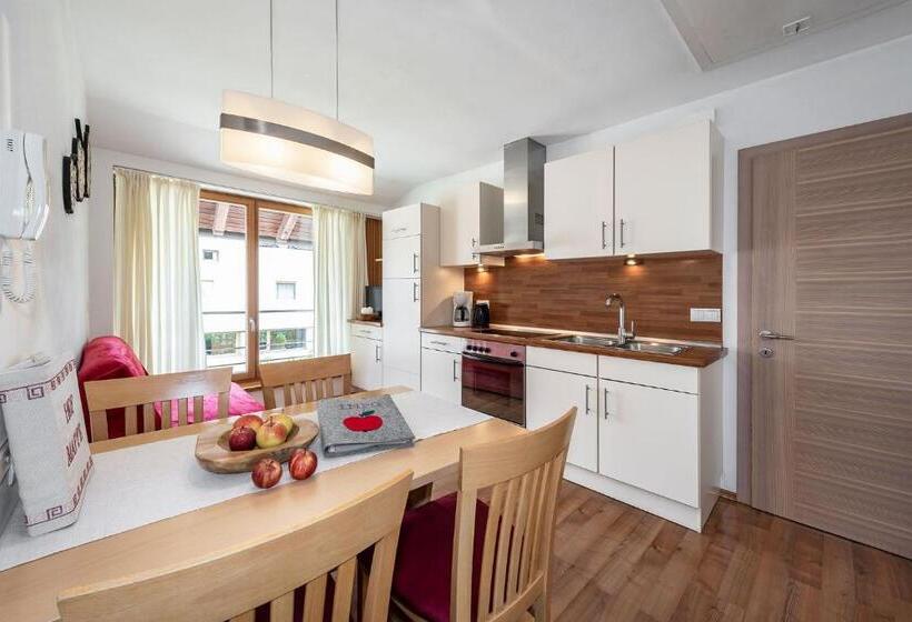 דירת שני חדרים, Sigmundhof