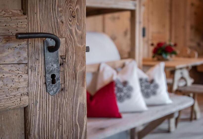 דירת חדר דלוקס, Sigmundhof