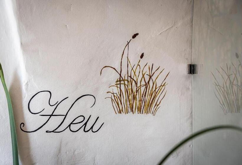 דירת חדר דלוקס, Sigmundhof