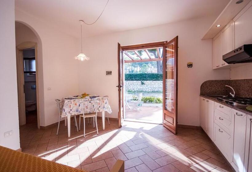 带2个卧室的公寓, Residence Le Grazie Est