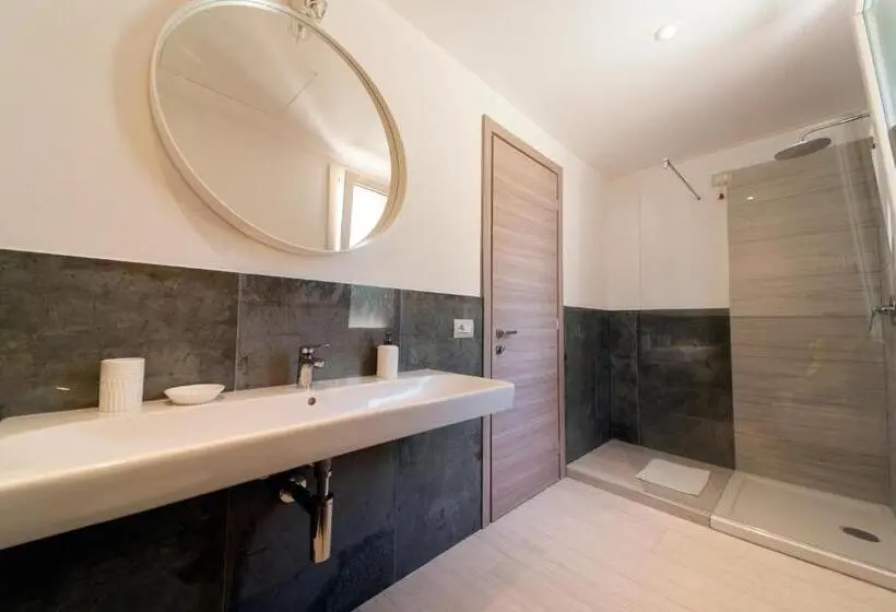 １ベッドルームのデラックスアパートメント, Residence Le Grazie Est