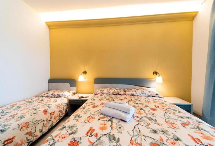 带1个卧室的豪华公寓, Residence Le Grazie Est