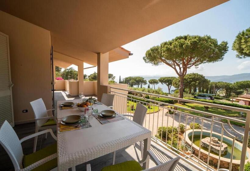 Апартаменты 1 Спальня с Террасой, Residence Le Grazie Est