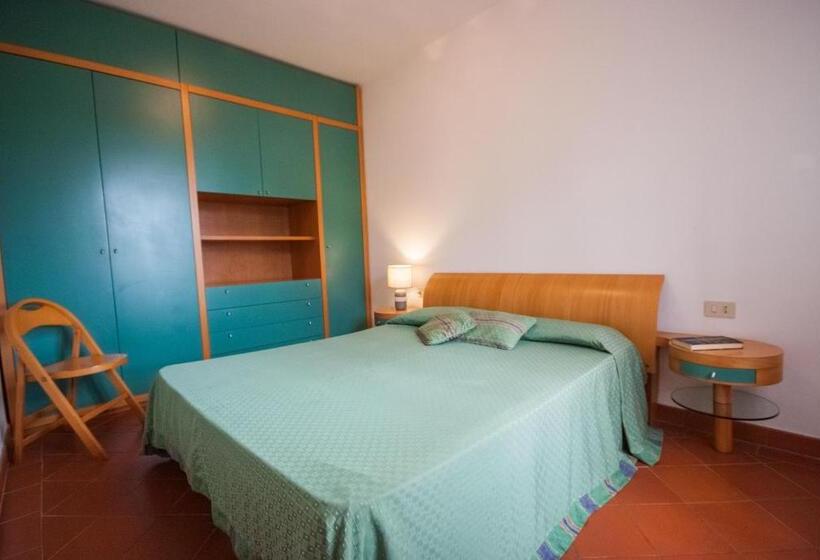 带2个卧室的公寓, Residence Le Grazie Est