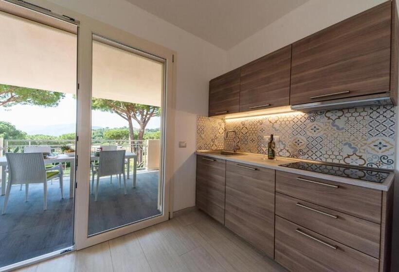 Апартаменты 1 Спальня с Террасой, Residence Le Grazie Est
