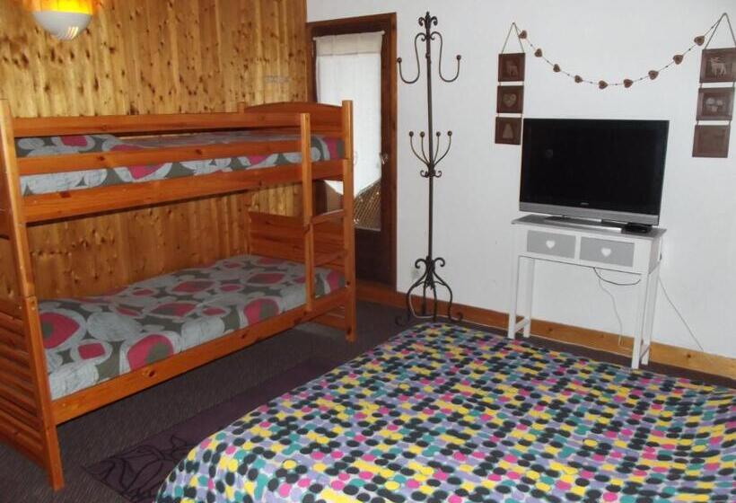 غرفة عائلية, Le Perce Neige D'alicia