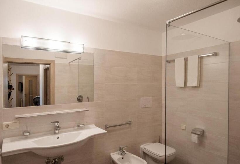 דירת שלושה חדרים, Appartement  Und Wellnesshotel Winkler