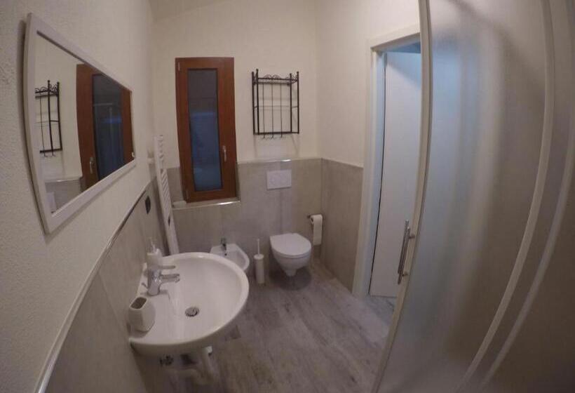 חדר סטנדרט לשלושה, I Campi Di Lino