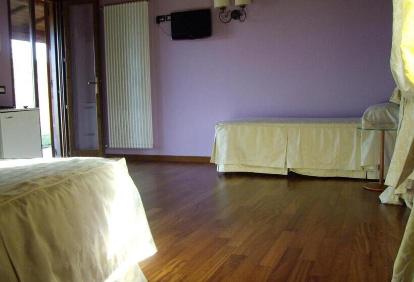 Номер Стандарт Трехместный, Agriturismo Il Borgo Degli Ulivi