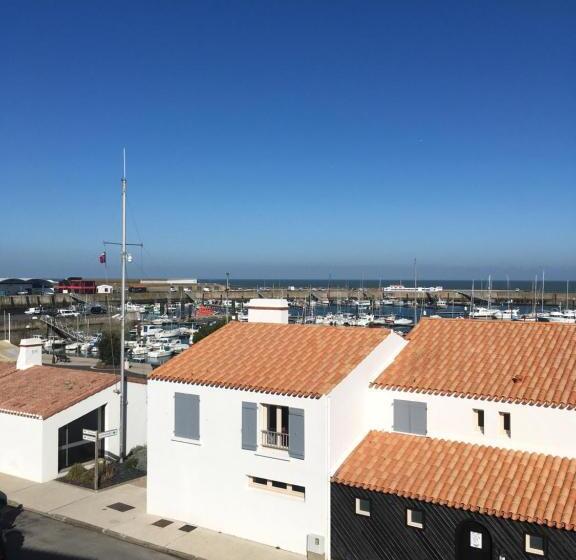 غرفة قياسية مطلّة علي البحر مزوَّدة بشُرفة, Bord A Bord