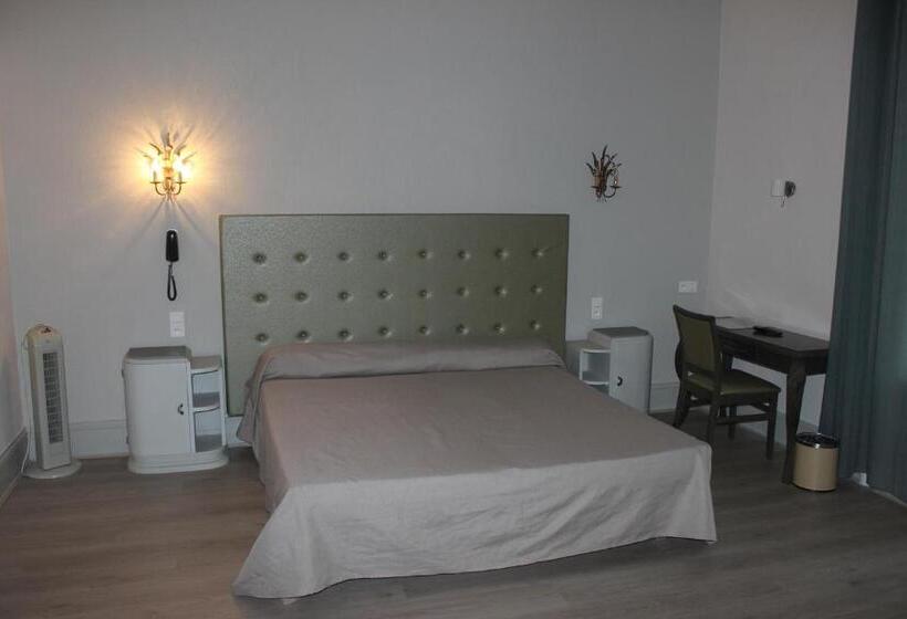 غرفة ديلوكس, Restaurant Martinez