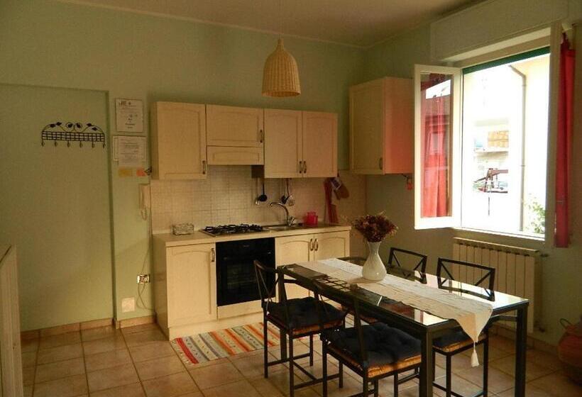 标准间, Guest House Bed And Roses