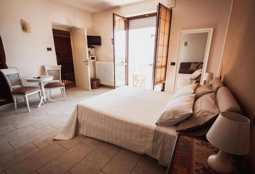 חדר משפחתי, La Rola