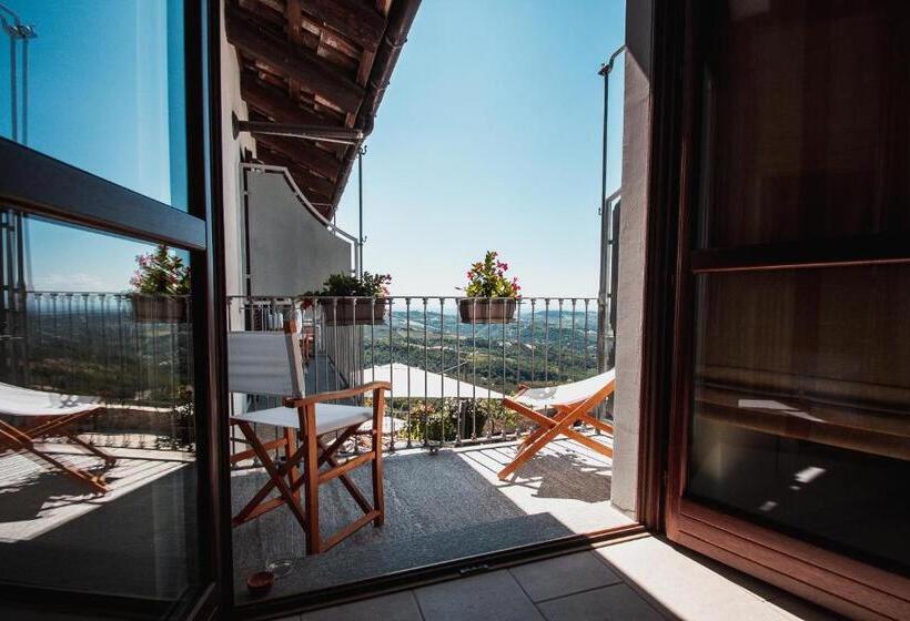 חדר משפחתי, La Rola