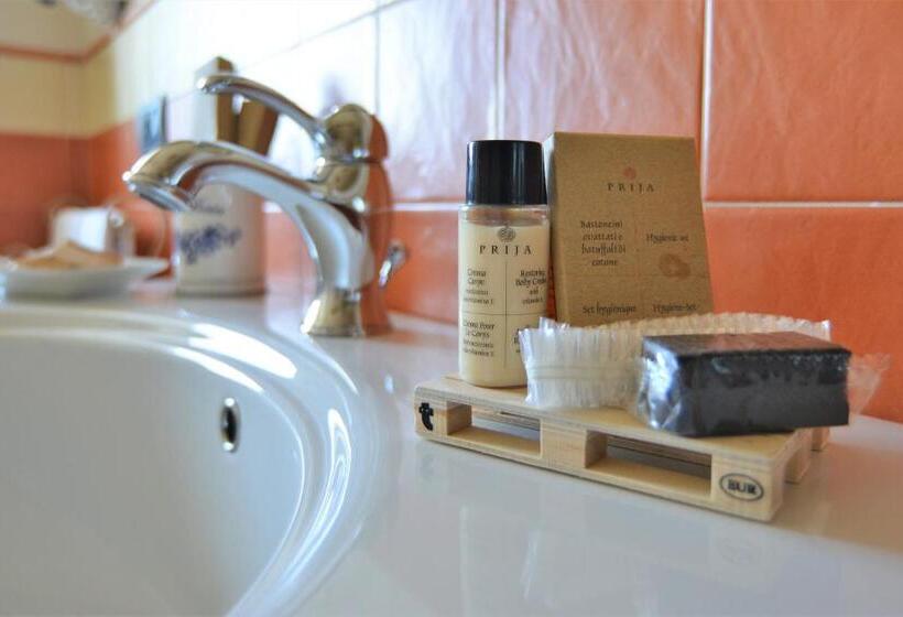 חדר סטנדרט, La Rola