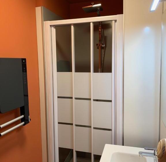 Номер Стандарт, Hôtel Le Regis