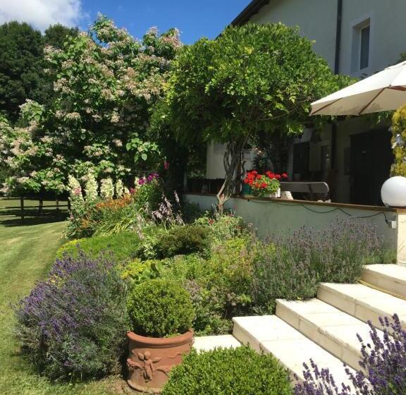 جناح مطلّ علي الحديقة, La Maison D Inès And Ugolin & Spa