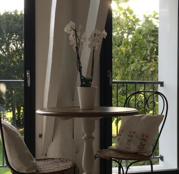 جناح مطلّ علي الحديقة, La Maison D Inès And Ugolin & Spa