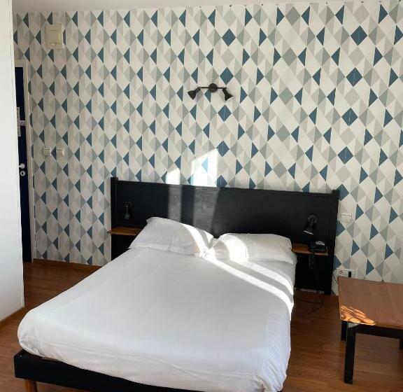 Номер Deluxe, Le Creusot