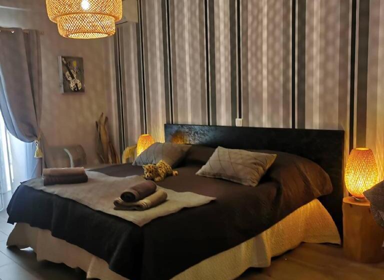 جناح عائلي, Le Clos Des Aramons