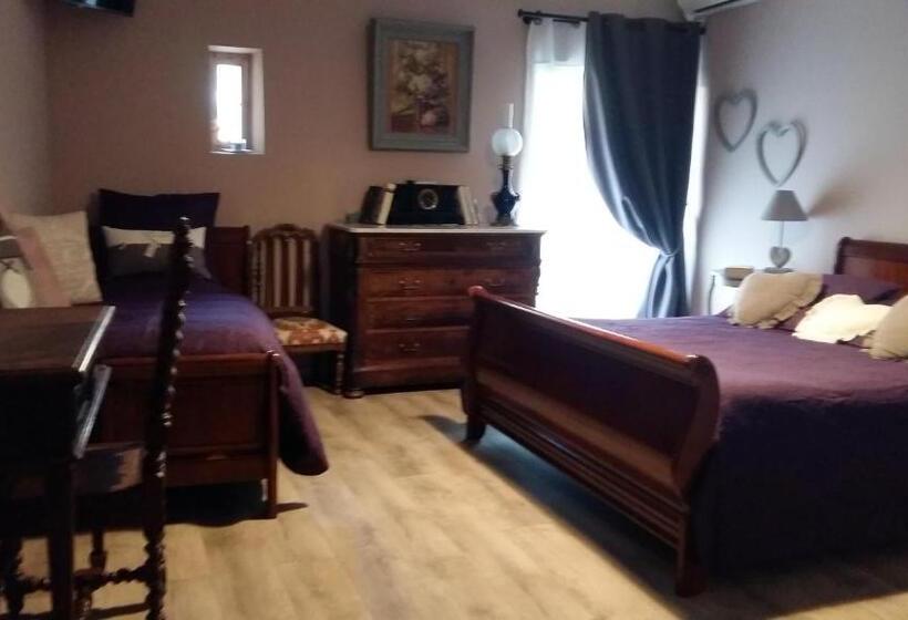 جناح عائلي, Le Clos Des Aramons