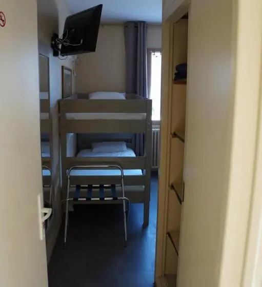 Standard Neljän Hengen Huone, Pinede