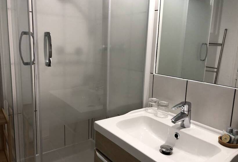 חדר סטנדרט, A L Aube Des Volcans