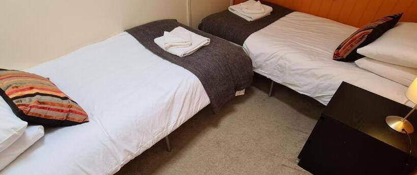 家庭间, The Lamb And Flag Inn