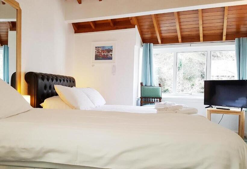 Номер Стандарт Трехместный, The Crumplehorn Inn & Mill