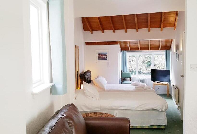 Номер Стандарт Трехместный, The Crumplehorn Inn & Mill