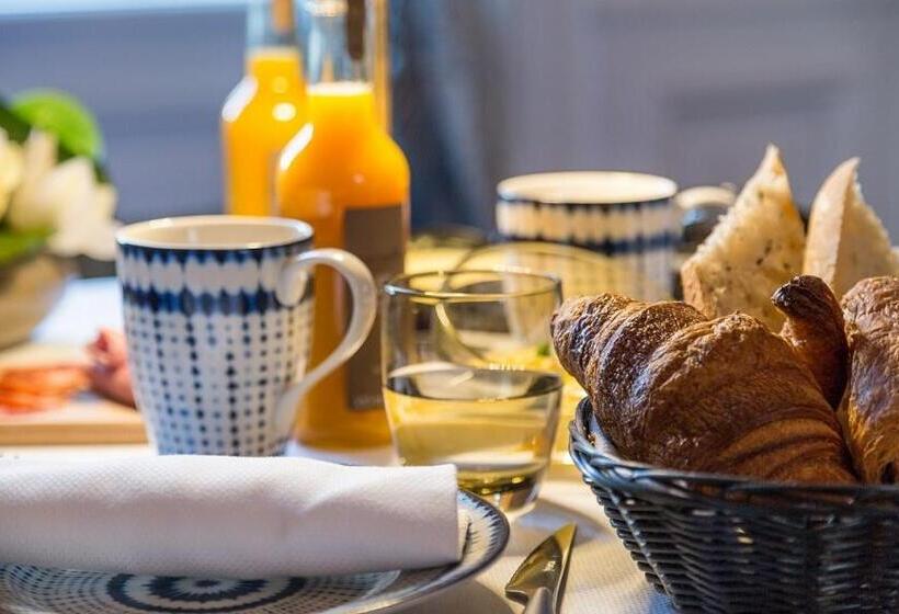 חדר דלוקס, The Originals Le Château De Dissay Poitiers