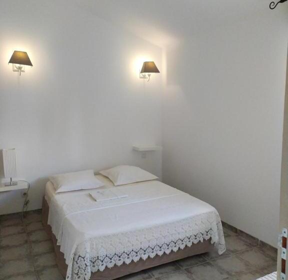 منزل ريفى من غرفة نوم واحدة, La Fréjade