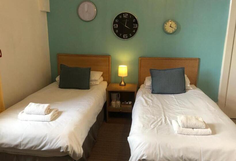 غرفة قياسية, The Sandpiper