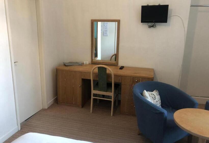 غرفة قياسية, The Sandpiper