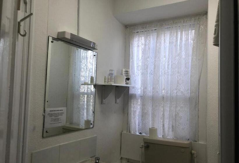 غرفة قياسية, The Sandpiper