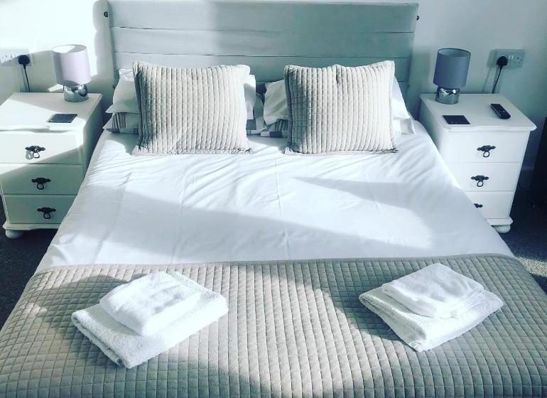 غرفة قياسية سرير كينج, The Sandpiper