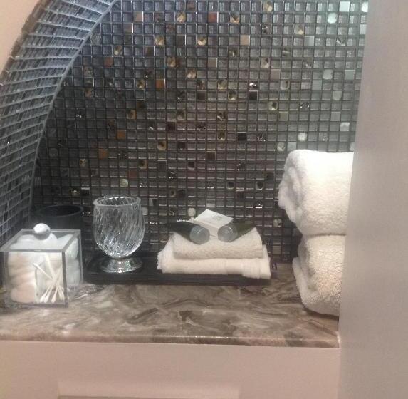 스탠다드 룸 킹사이즈 침대, Cannara B And B